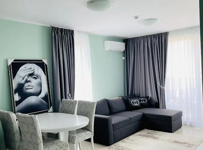 Admiral Plaza Apartman Napospart